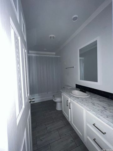 12934 Park Road 37, Lakehills, TX 78063