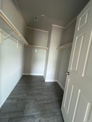 12934 Park Road 37, Lakehills, TX 78063