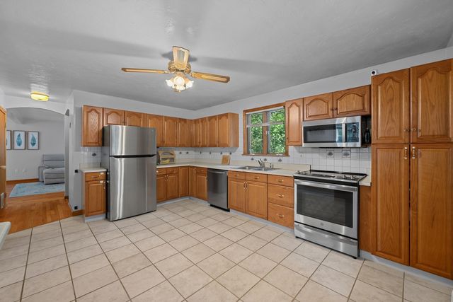 1 Shady Ln, Leicester, MA 01524