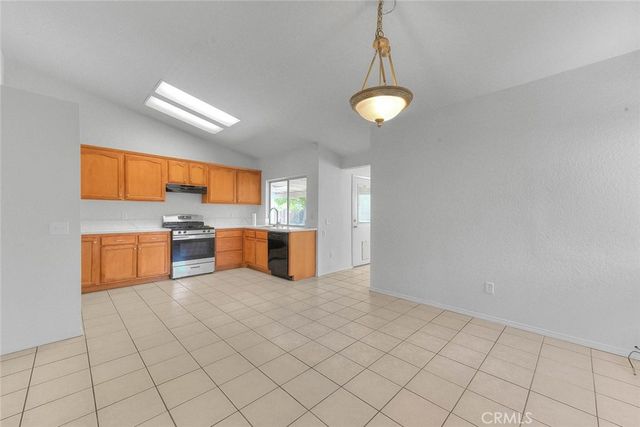 13184 Cardinal Road, Victorville, CA 92392