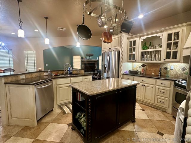 106692 S 4230 Road, Checotah, OK 74426