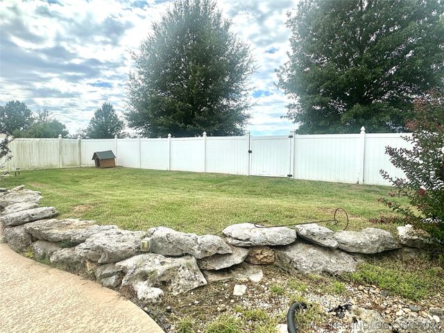 106692 S 4230 Road, Checotah, OK 74426