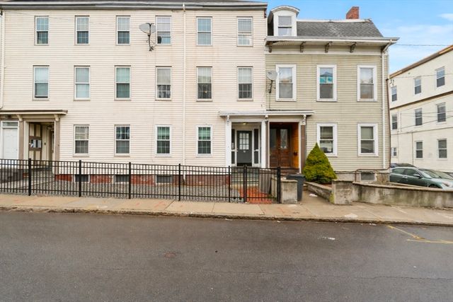 26 Ward St 1, Boston, MA 02127