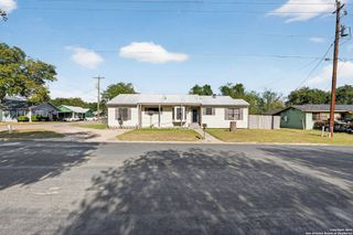 808 N Adams, Beeville, TX 78102