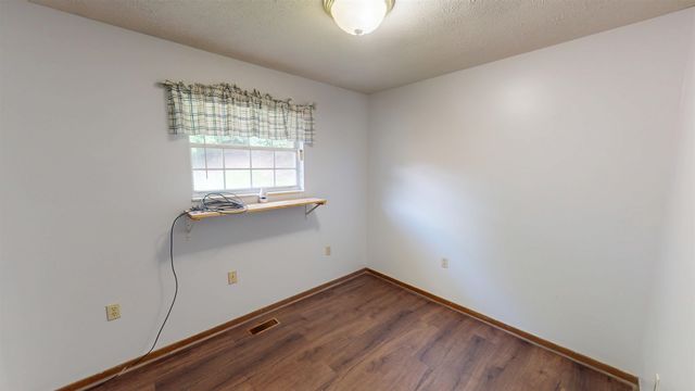 2152 Johnstown Road, Huntington, WV 25701