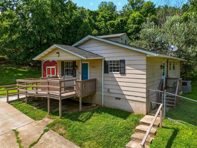2152 Johnstown Road, Huntington, WV 25701