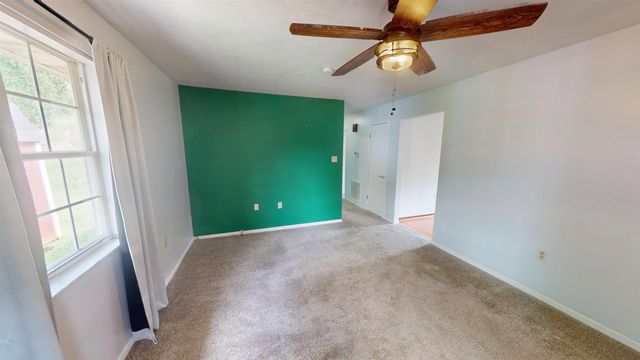 2152 Johnstown Road, Huntington, WV 25701