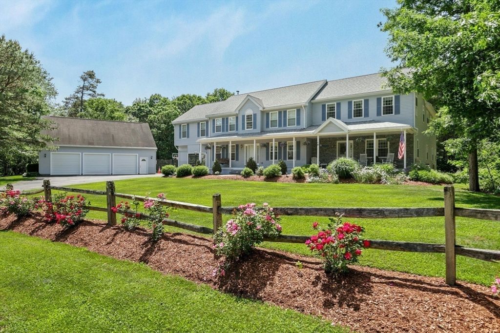 11 Longwood Dr, Lunenburg, MA 01462