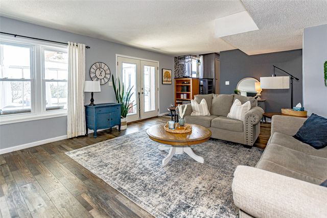 3905 Shady Oak Drive, Marion, IA 52302