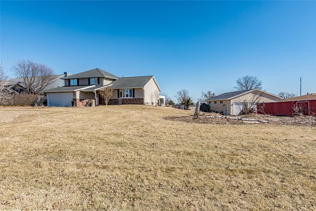3905 Shady Oak Drive, Marion, IA 52302