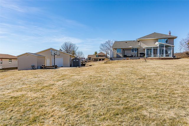 3905 Shady Oak Drive, Marion, IA 52302