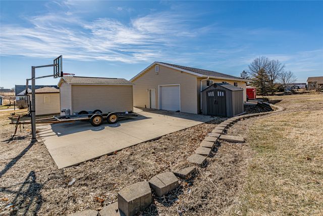 3905 Shady Oak Drive, Marion, IA 52302