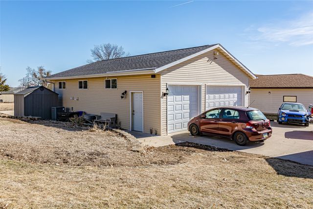 3905 Shady Oak Drive, Marion, IA 52302