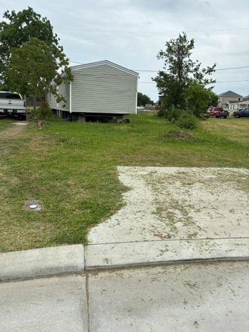 115 Gulls Cut Street, Baytown, TX 77523