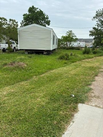 115 Gulls Cut Street, Baytown, TX 77523