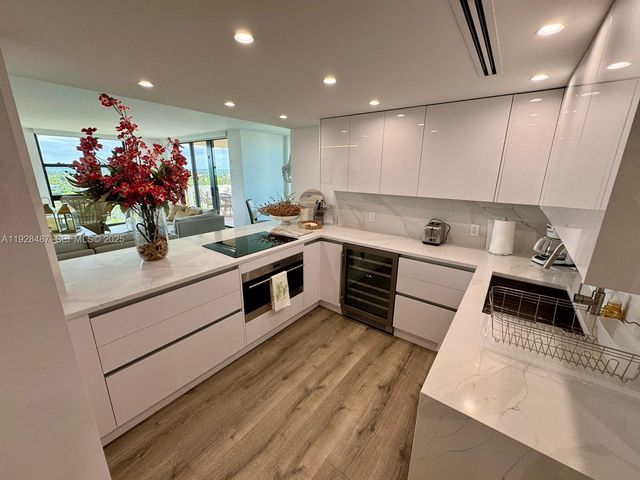 1121 Crandon Boulevard E1001, Key Biscayne, FL 33149