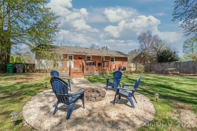 4106 Tipperary Place, Charlotte, NC 28215