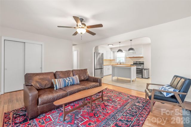 4106 Tipperary Place, Charlotte, NC 28215