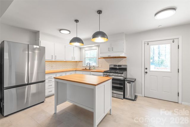 4106 Tipperary Place, Charlotte, NC 28215