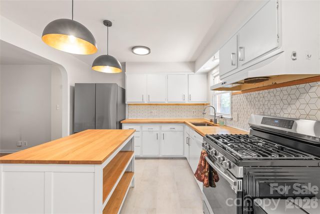 4106 Tipperary Place, Charlotte, NC 28215