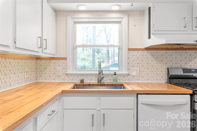 4106 Tipperary Place, Charlotte, NC 28215