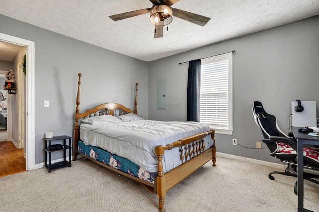 105 Big Hickory Ct, Smithville, TN 37166