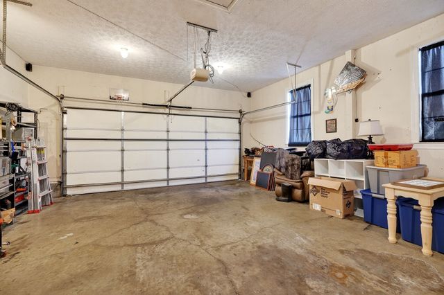 105 Big Hickory Ct, Smithville, TN 37166