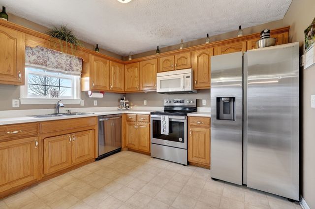 105 Big Hickory Ct, Smithville, TN 37166