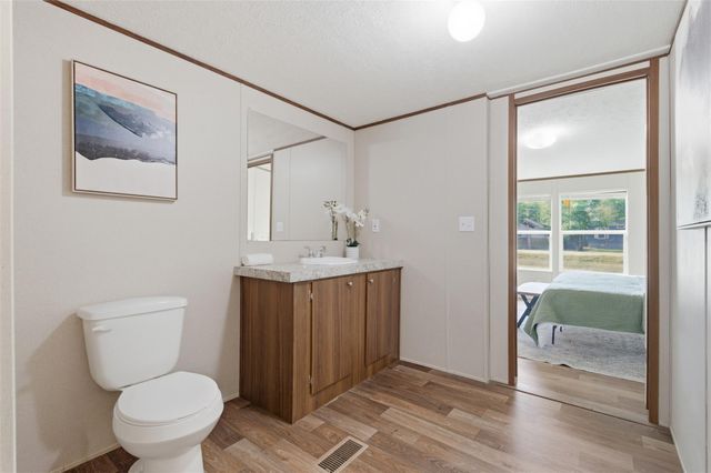 284 Gato RD, Cedar Creek, TX 78612