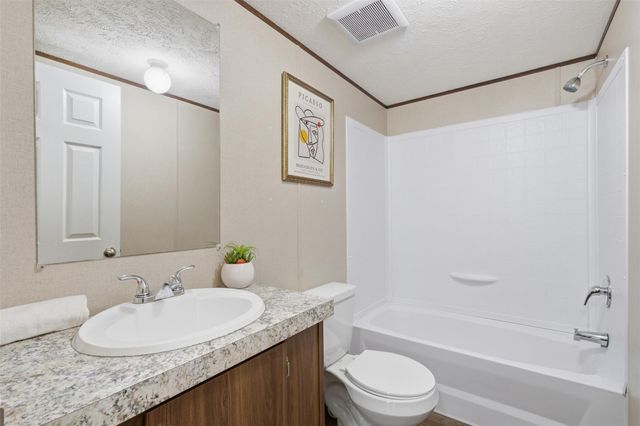 284 Gato RD, Cedar Creek, TX 78612