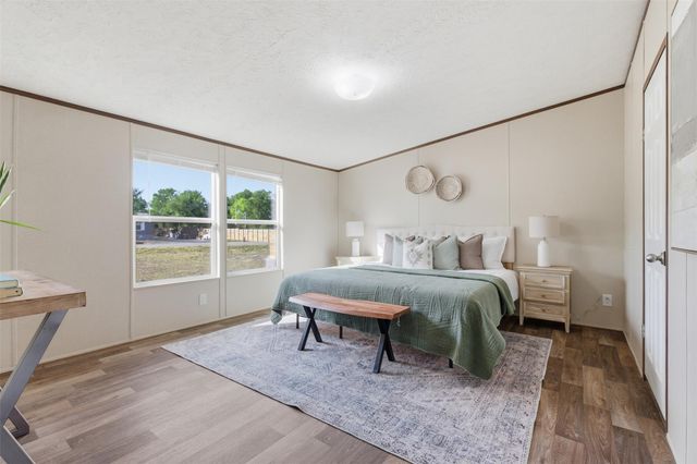 284 Gato RD, Cedar Creek, TX 78612