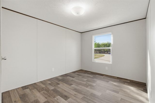 284 Gato RD, Cedar Creek, TX 78612