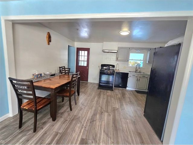 9 Post Hill Drive, Henrietta, NY 14623