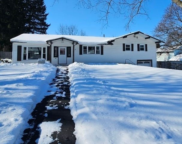 9 Post Hill Drive, Henrietta, NY 14623
