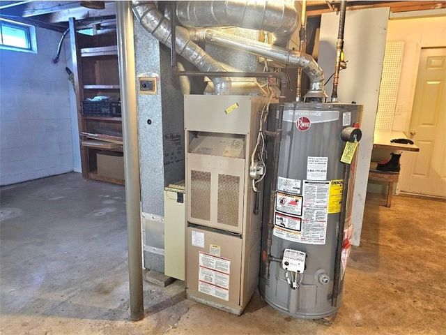 9 Post Hill Drive, Henrietta, NY 14623