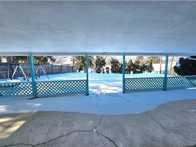 9 Post Hill Drive, Henrietta, NY 14623