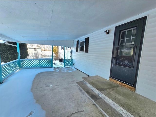 9 Post Hill Drive, Henrietta, NY 14623