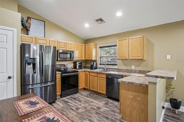 4542 LEMON STREET, Lady Lake, FL 32159