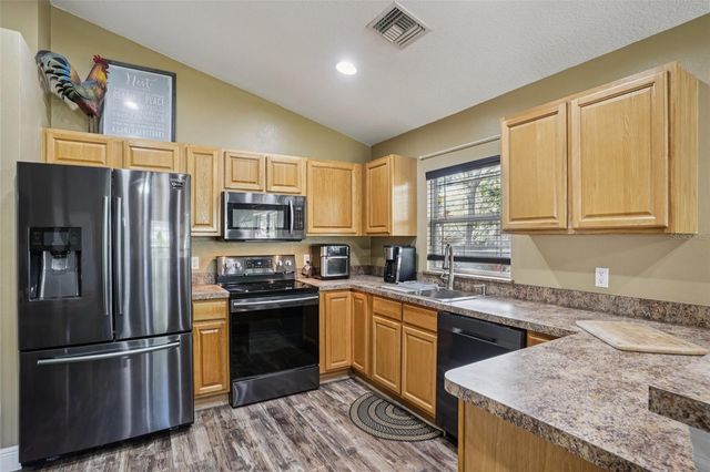 4542 LEMON STREET, Lady Lake, FL 32159