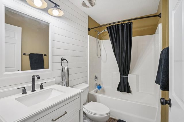 4542 LEMON STREET, Lady Lake, FL 32159