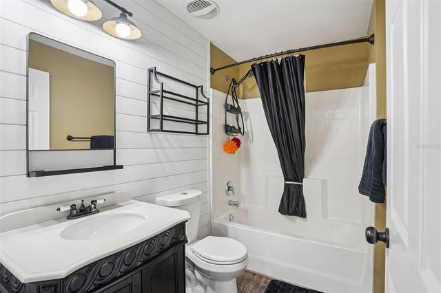 4542 LEMON STREET, Lady Lake, FL 32159