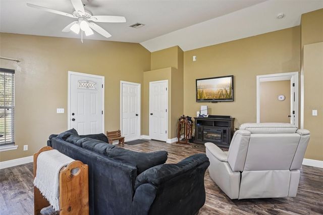 4542 LEMON STREET, Lady Lake, FL 32159