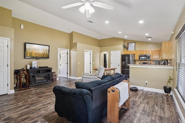 4542 LEMON STREET, Lady Lake, FL 32159