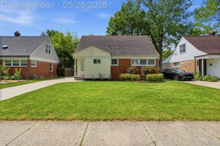 20506 Lancaster Street, Harper Woods, MI 48225