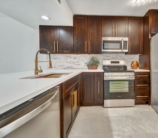 6181 Balboa Circle 303, Boca Raton, FL 33433