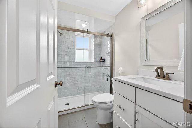 7745 Kingsbury Boulevard 22, St Louis, MO 63105