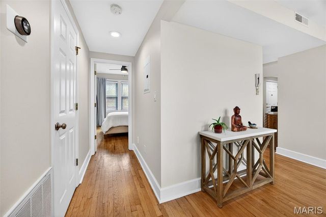 7745 Kingsbury Boulevard 22, St Louis, MO 63105