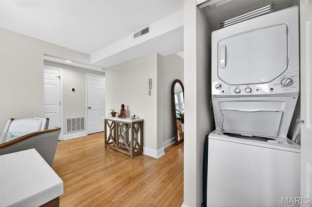 7745 Kingsbury Boulevard 22, St Louis, MO 63105