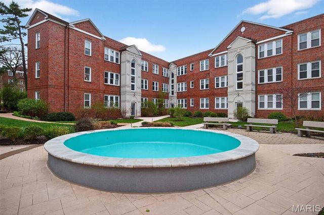 7745 Kingsbury Boulevard 22, St Louis, MO 63105