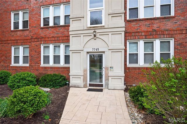 7745 Kingsbury Boulevard 22, St Louis, MO 63105